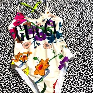 Gucci bathing suit size Small, worn once